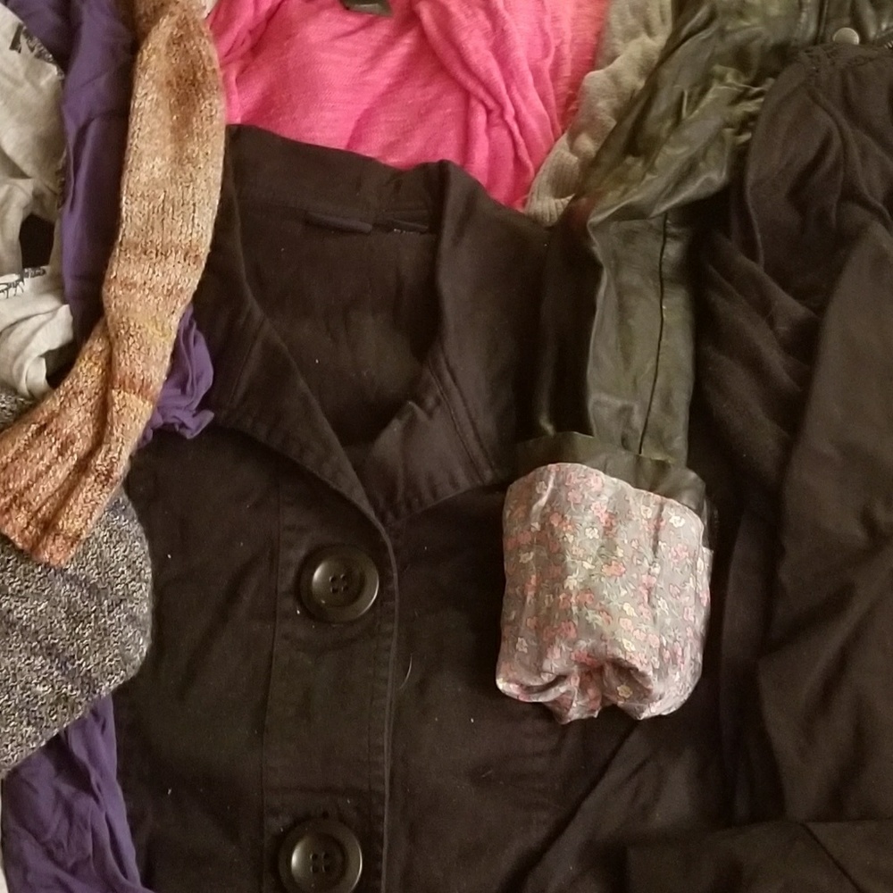 HUGE Ladies Size Small Fall/Winter Clothes Bundle - Picture 3 of 6